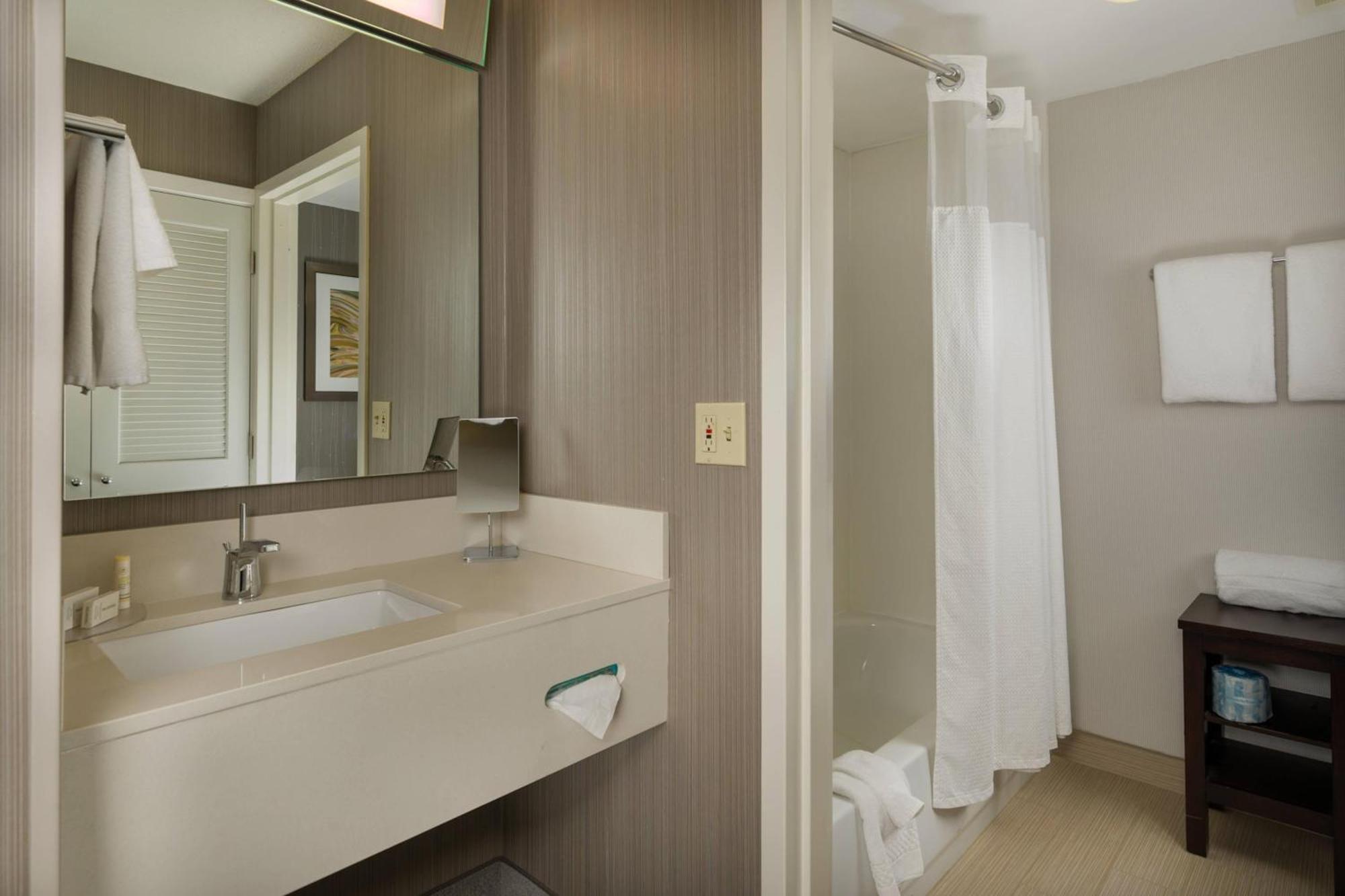 Hotel Courtyard By Marriott New Haven