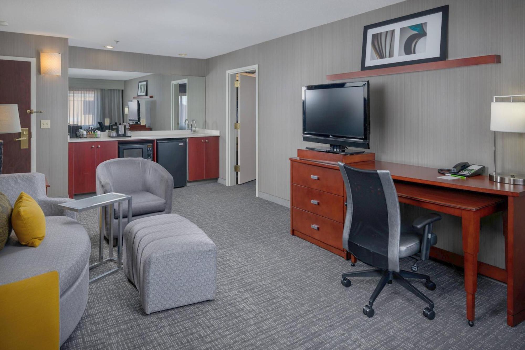 Courtyard By Marriott New Haven Hotel 2*