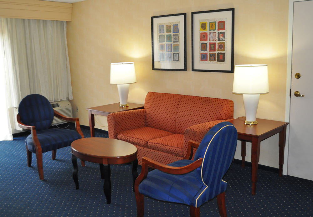 Courtyard By Marriott New Haven Hotel Orange