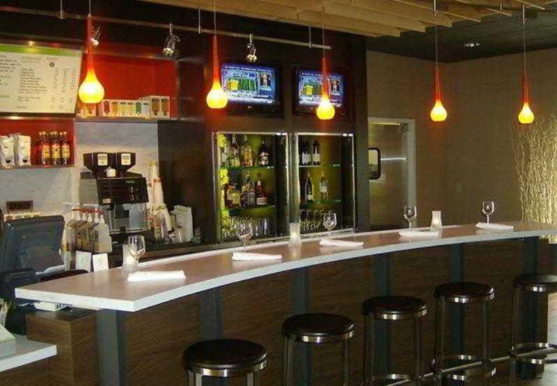 Courtyard By Marriott New Haven Hotel Orange