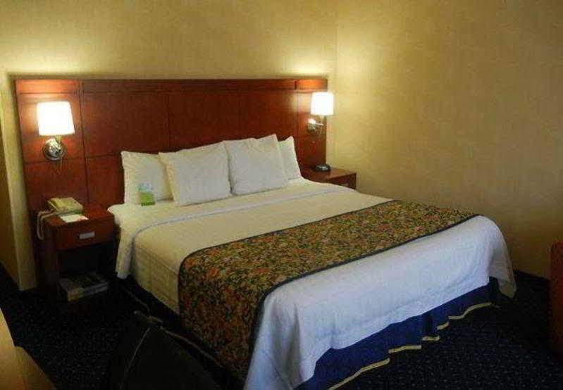 Courtyard By Marriott New Haven Orange
